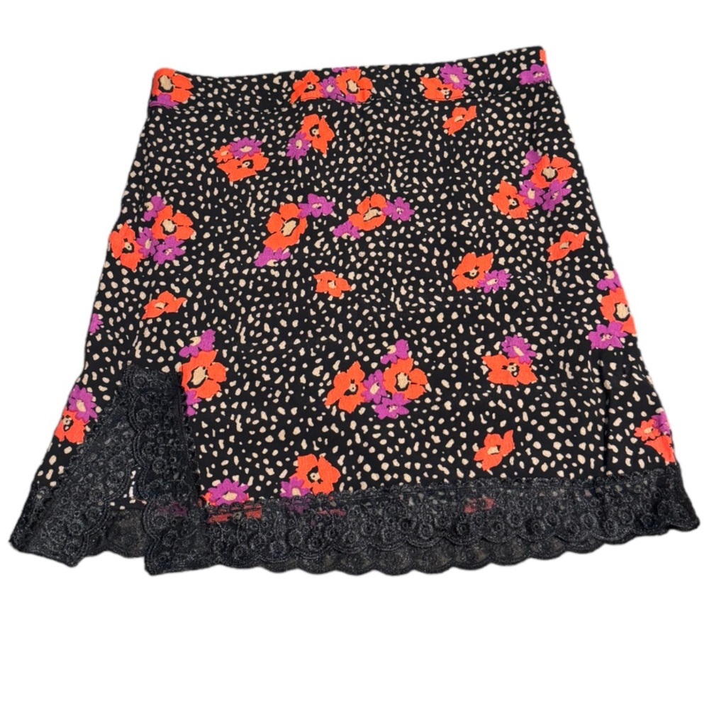 Women’s xs Urban Outfitters floral polka dot lace trim skirt
